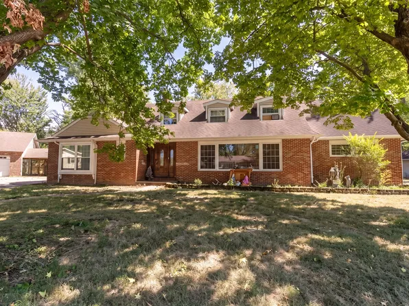 846 Bellview Pl, Herrin, IL 62948