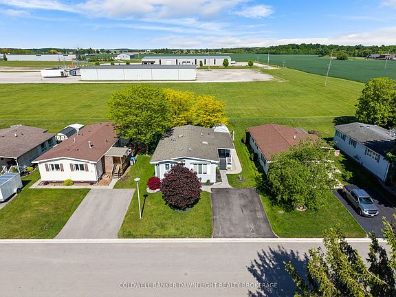 4th image of 48 Redford Dr