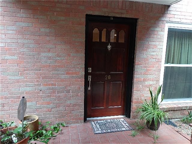 1st image of 2711 Briarhurst Dr APT 26