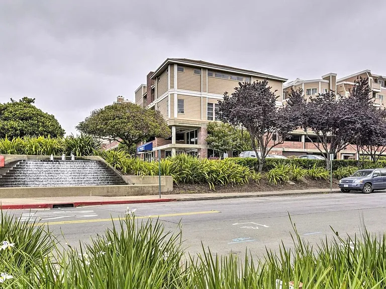 6400 Christie Ave #5401 — Photo 11