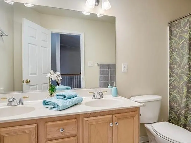 14836 Shorewood Ct — Photo 18