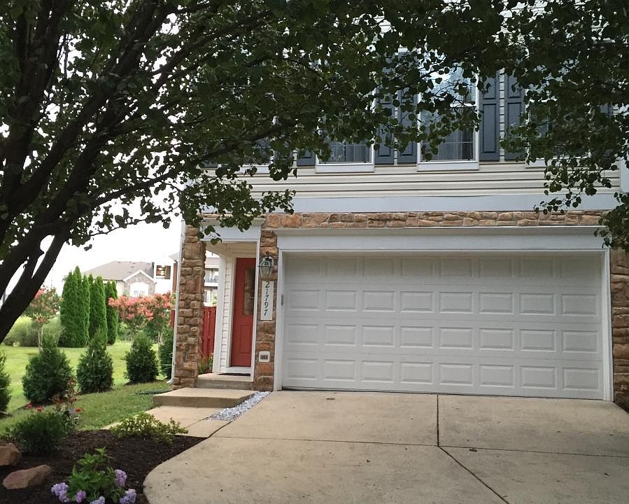 1st image of 21797 Oakville Ter