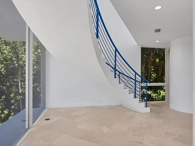 5801 Gulf Of Mexico Dr — Photo 35
