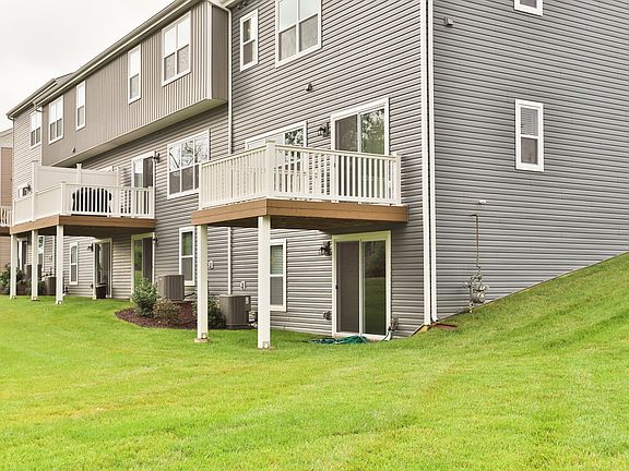 4th image of 106 Estes Dr #167