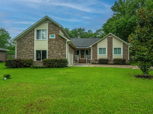 1705 Blue Heron Ave, Moncks Corner, SC 29461
