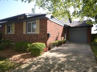 1553 Ashford Ct #1553, Wheaton, IL 60189