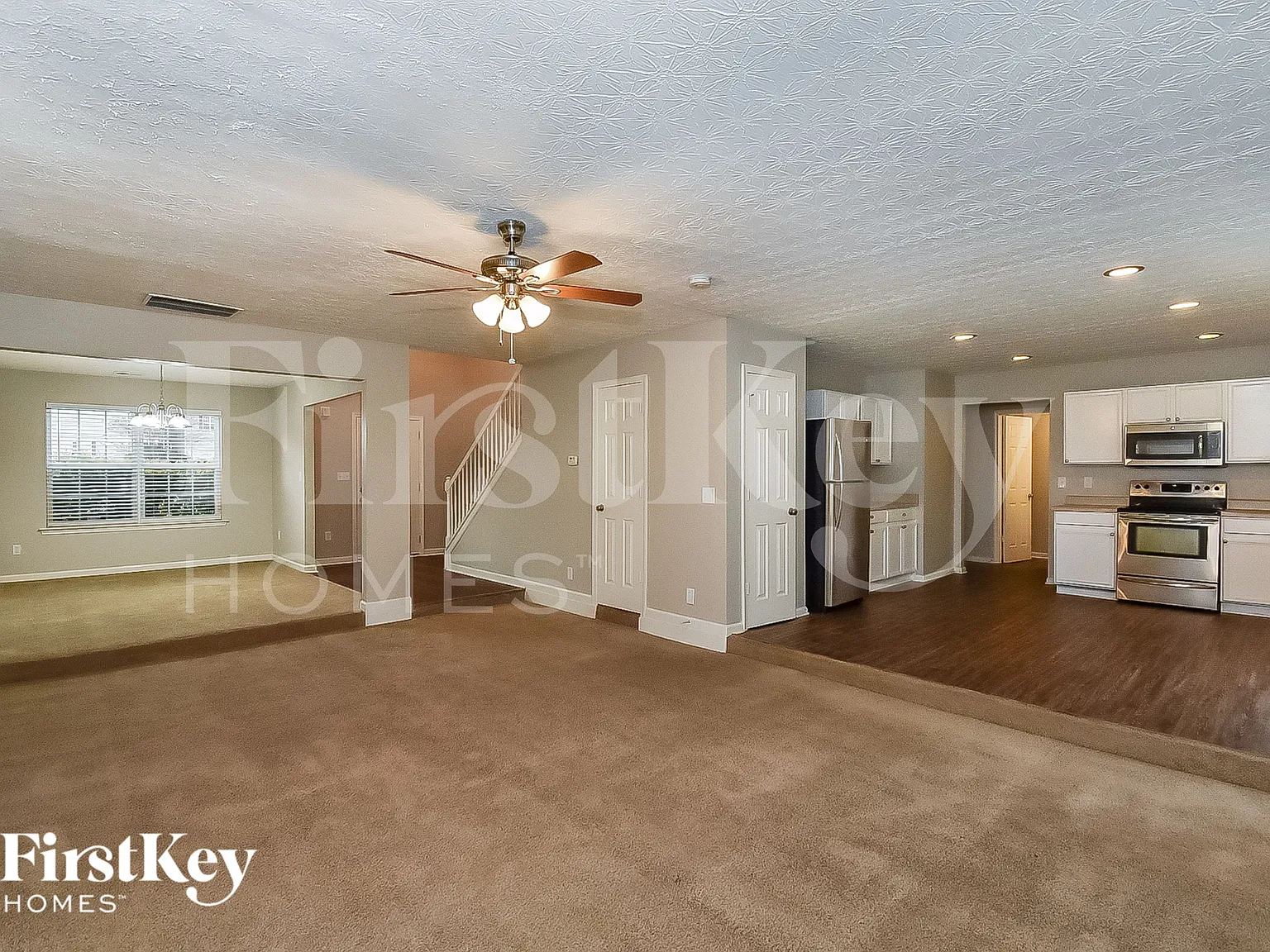 4 bed, 2.5 bath, 2488 sqft, $2,410 — Photo 2