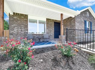 2496 N Raven Ln, Fayetteville, AR 72704