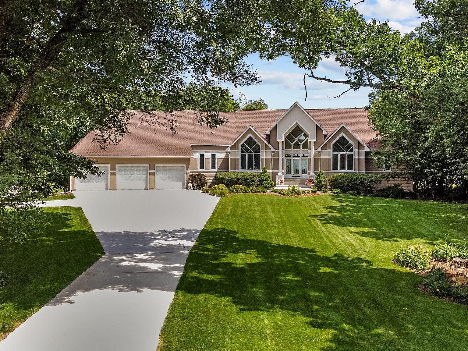 17751 Oakland Dr NE, Ham Lake, MN 55304 | Zillow