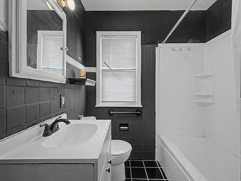 4580 Westland St — Photo 17