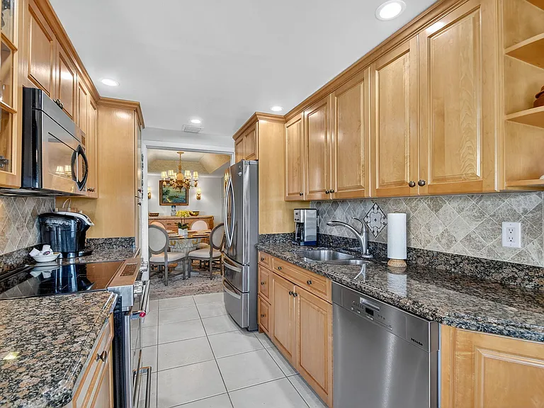 3589 S Ocean Blvd #608 — Photo 32