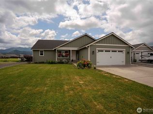 413 Cornerstone Dr, Sumas, WA 98295