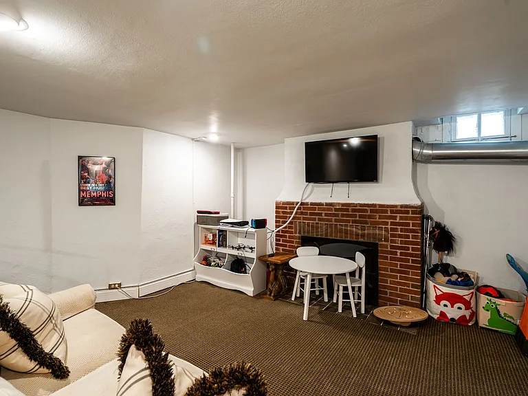6014 N Kent Ave — Photo 37