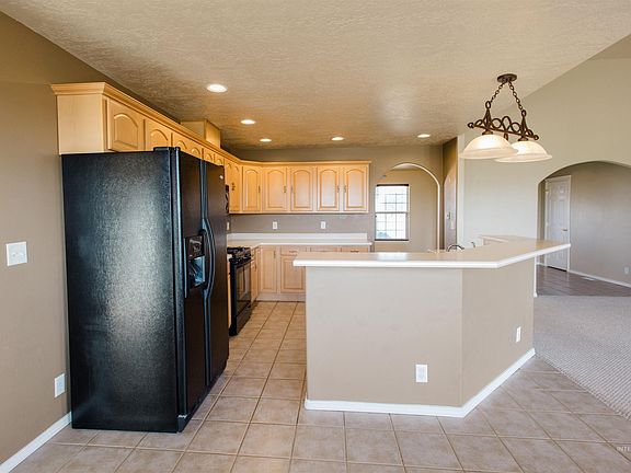 3rd image of 1571 SE Hamilton Rd