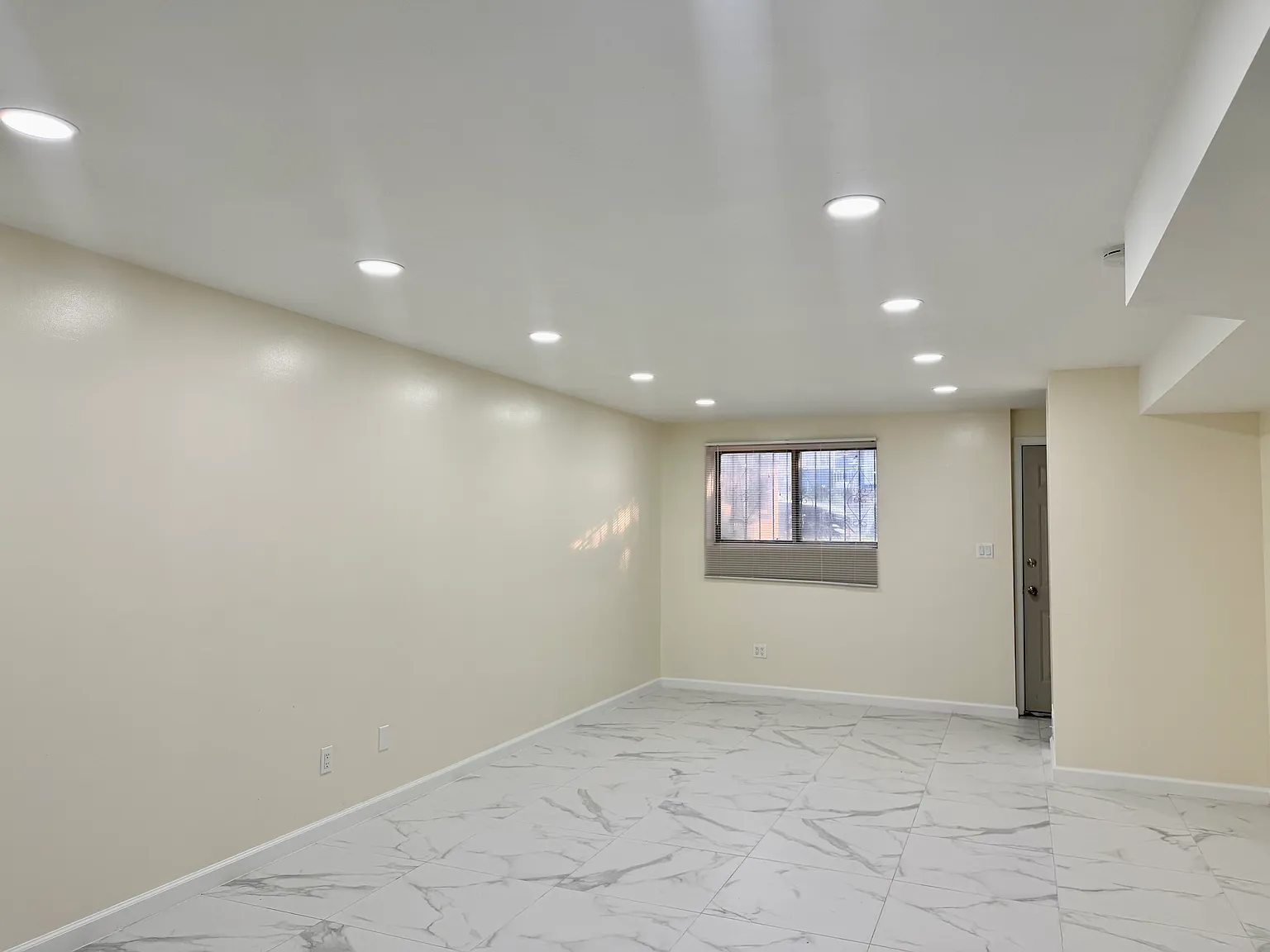 Studio, 600 sqft, $1,300 — Photo 2