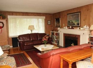 100 Lake End Rd, Merrick, NY 11566