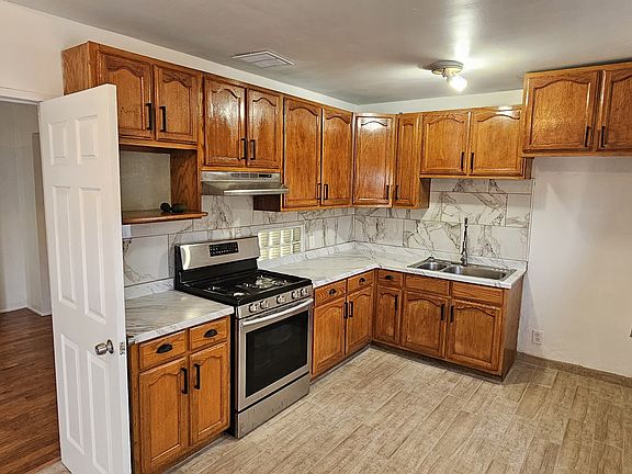 3rd image of 1602 Gardenia Ave #2