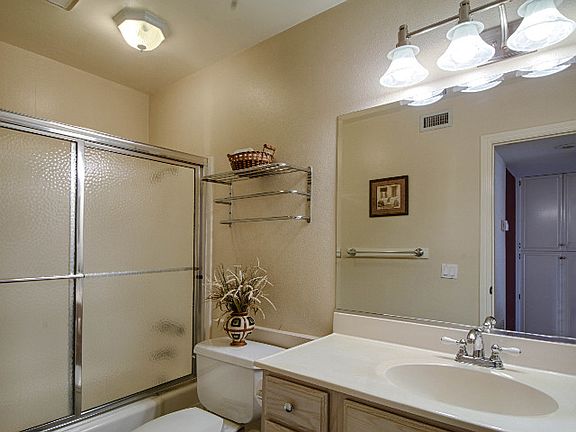 3rd image of 104 Wisconsin Ave APT 7