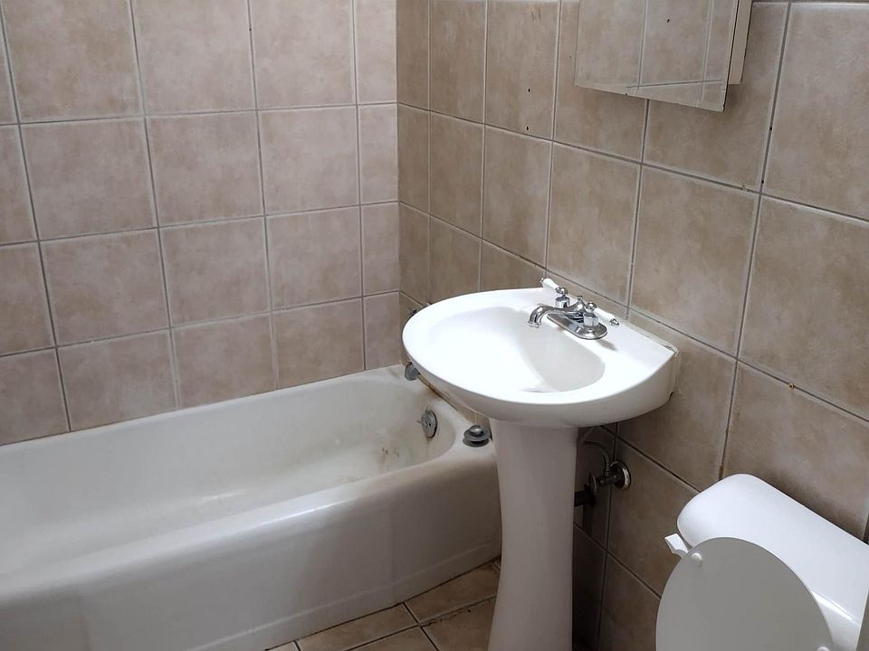 1st image of 2204 19th Ave APT 4