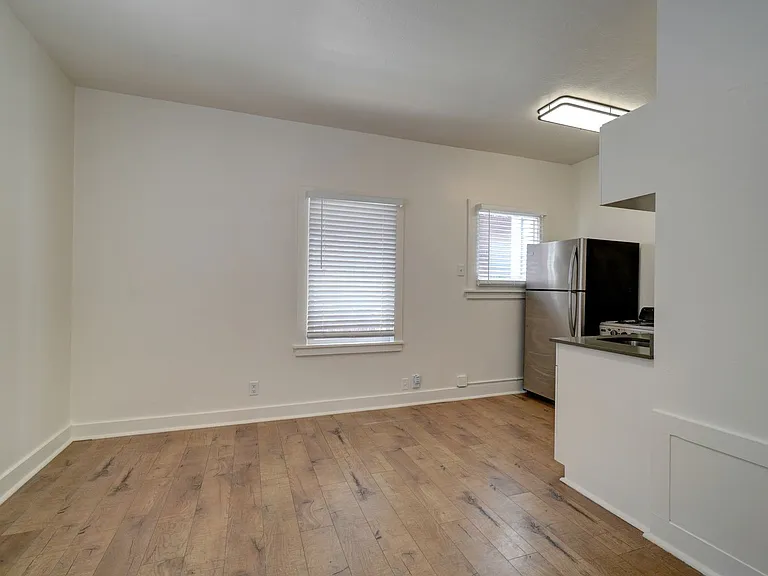 Council Crest Apartments — Photo 17