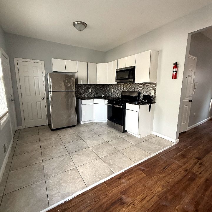 1st image of 5-298 Halstead St #1A