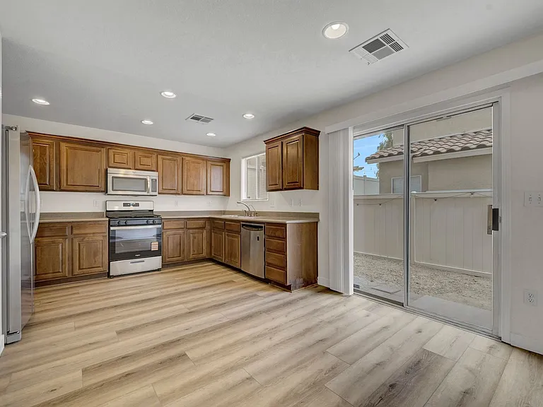 3952 Badgerbrook St — Photo 12