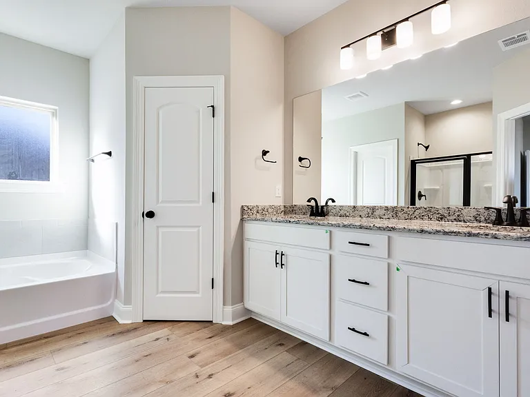 141 Ridley Ln — Photo 12