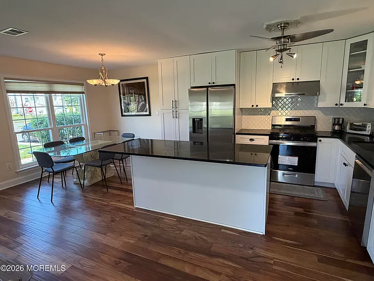 337 Devon Pl — Photo 5