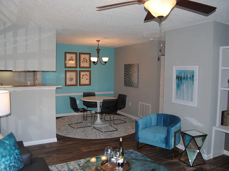 Haywood Pointe Apartments — Photo 19