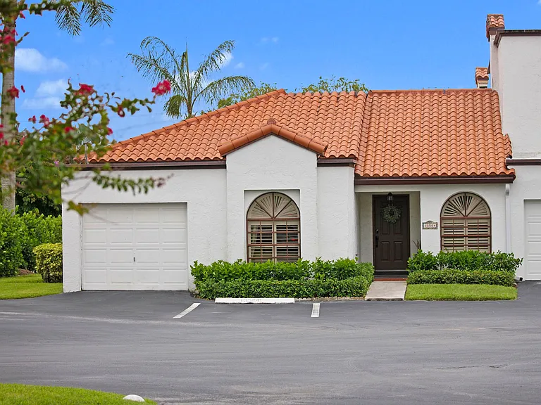 13504 Fountain View Blvd — Photo 4