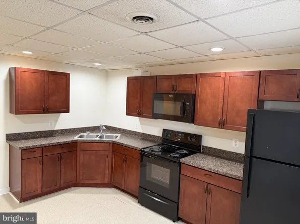 5375 Mulberry St #1, Stephens City, VA 22655