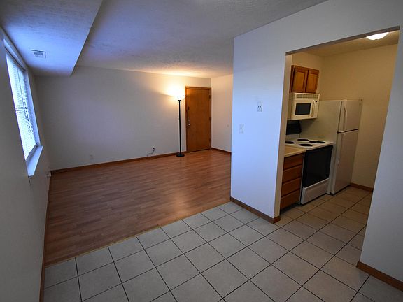 4th image of 1018 W 24th St #5