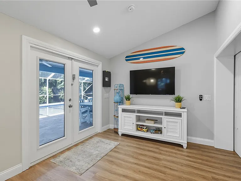 9575 Frangipani Dr — Photo 25