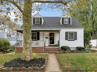 27 Garfield Pl, Red Bank, NJ 07701