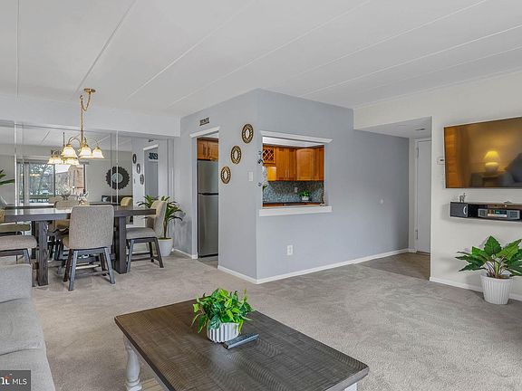2nd image of 63101 Delaire Landing Rd #101