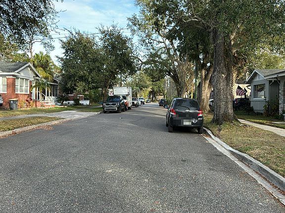 4th image of 2674 Myra St