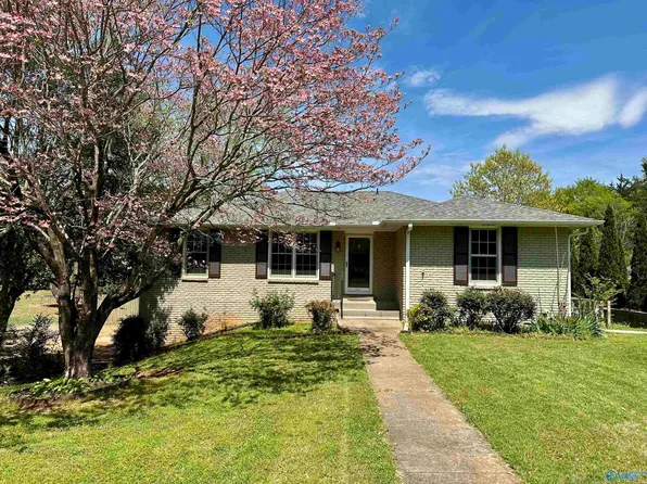 514 Pearson Dr SW, Huntsville, AL 35802