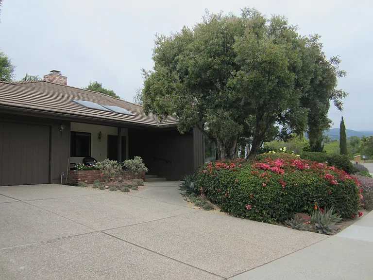 3725 Lincolnwood Dr — Photo 3