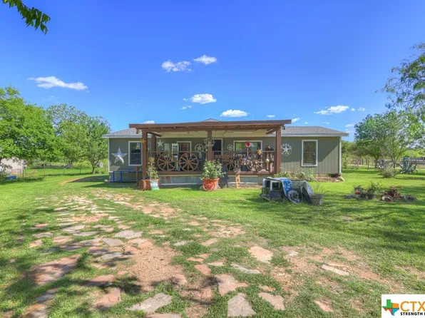 661 Longhorn Trl, Seguin, TX 78155