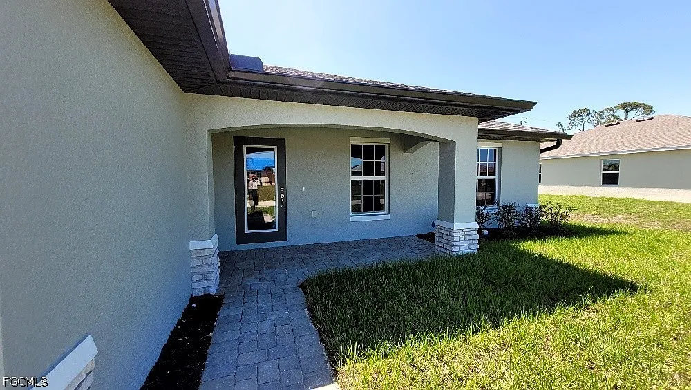 4 bed, 2.0 bath, 1469 sqft, $1,999 — Photo 3