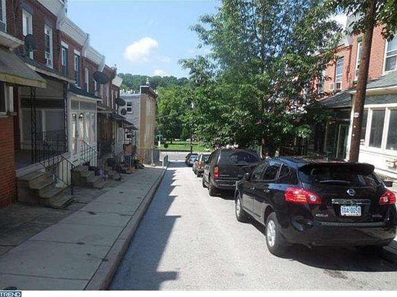 3rd image of 3682 Eveline St