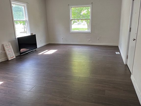 2nd image of 2221 Station St