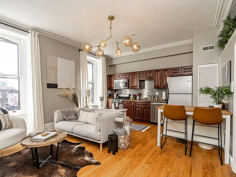 Short Term Rentals — Photo 25
