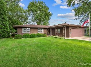 1209 Mallard Dr, Elgin, IL 60123