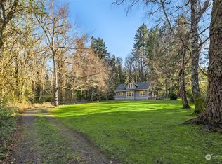 9890 Mandus Olson Rd NE, Bainbridge Island, WA 98110