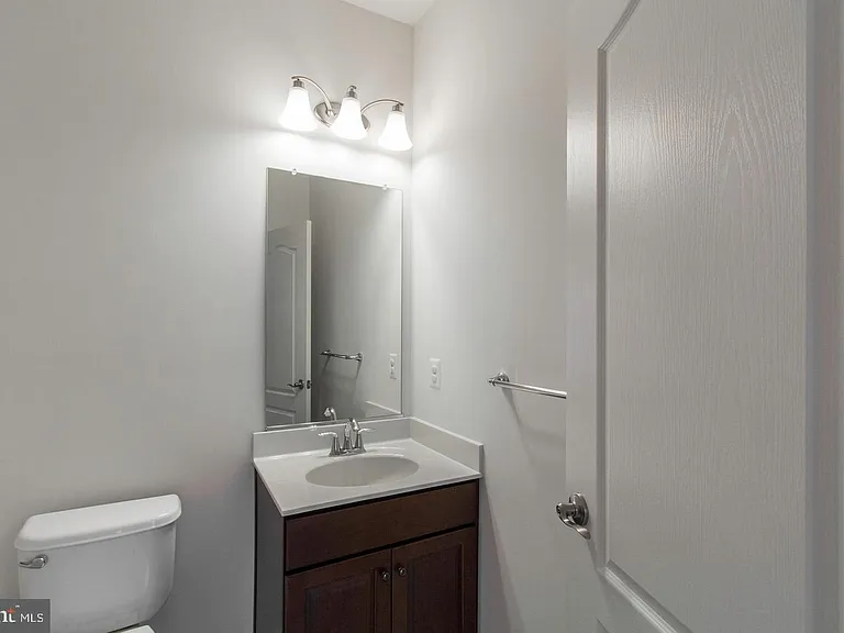 23045 Sweetspire Dr — Photo 27