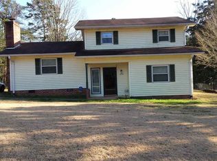 1632 Cherokee Dr, Seneca, SC 29672