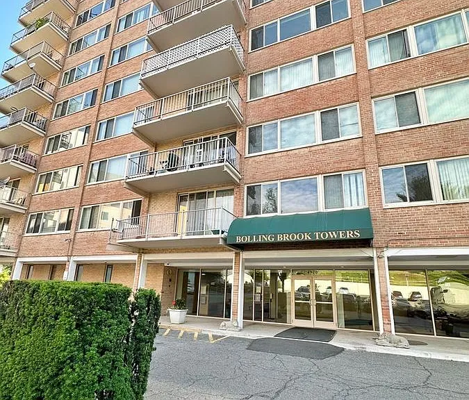 4520 King St #905 — Photo 1