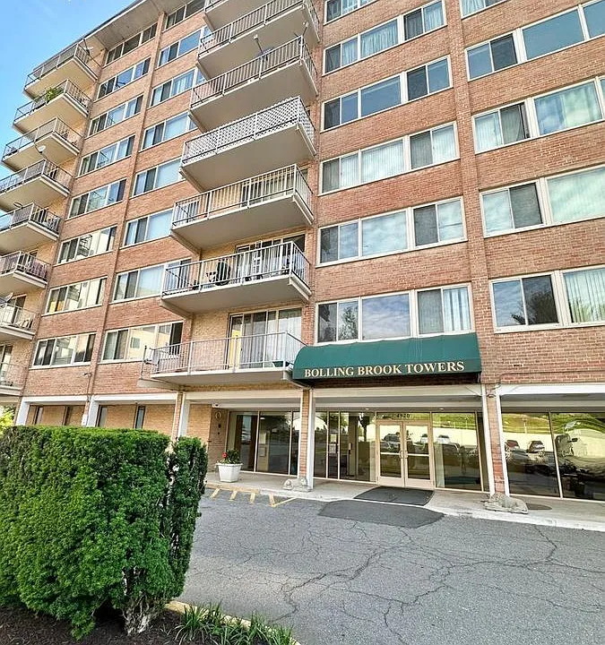 4520 King St #905