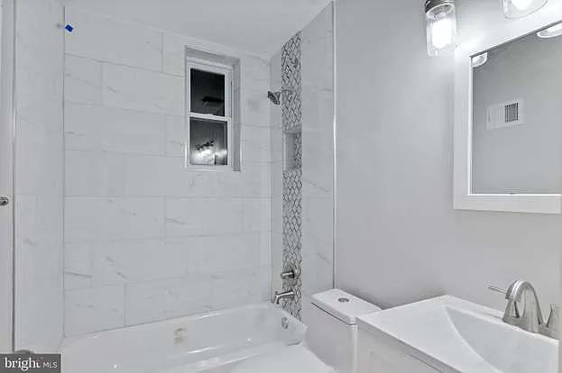 5032 13th St NE — Photo 8